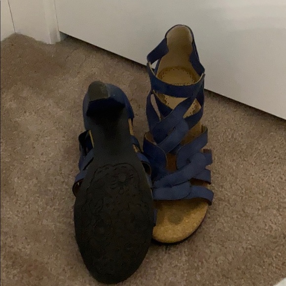 Heels - Picture 3 of 3